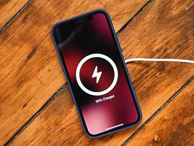 河口苹果手机维修分享iPhone 12可以随便充电吗 